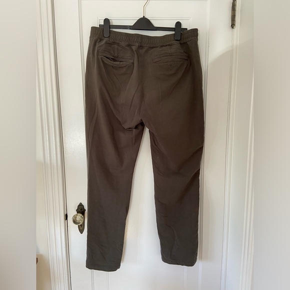 Orvis straight leg pants in dark pine, size large (30L) - Picture 2 of 4